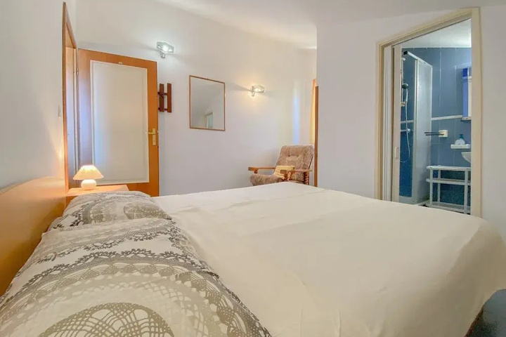 Room 3 of 19