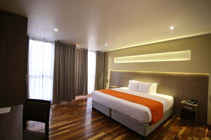 Room 5 of 25