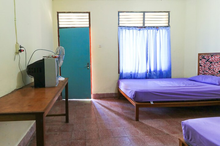 Room 11 of 24