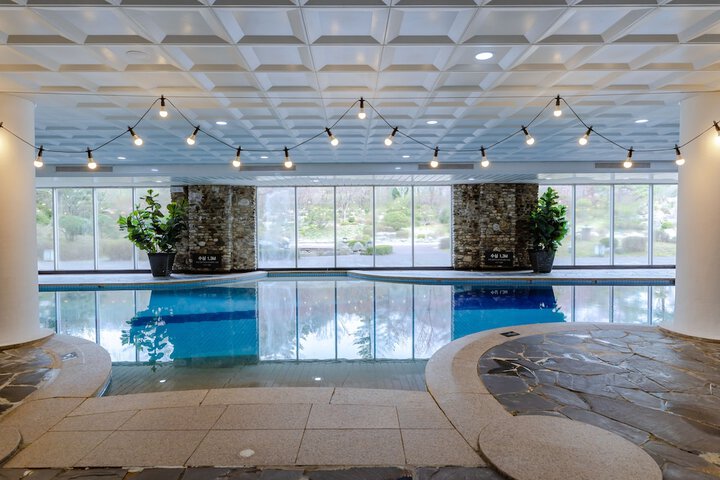 Hotel with Pool