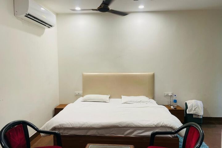 Room 7 of 31