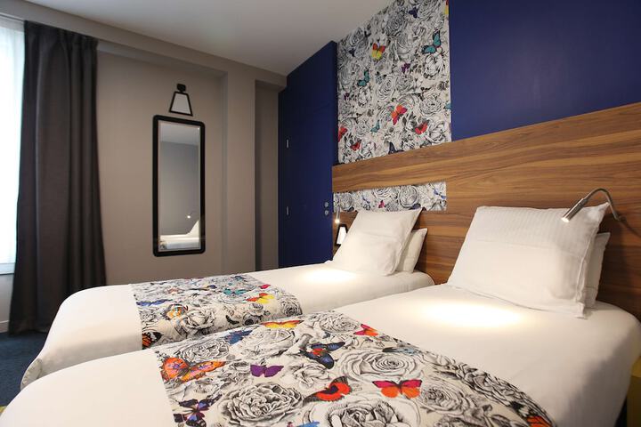 Room 16 of 28