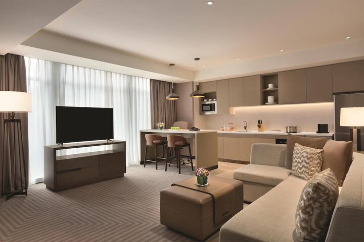 Room 17 of 44
