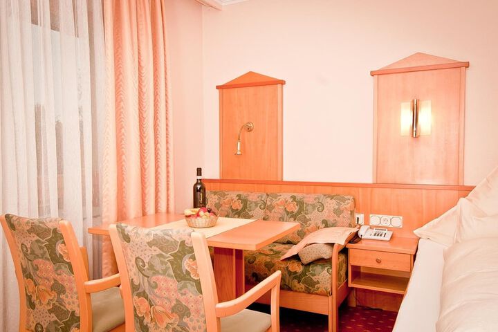 Room 25 of 53