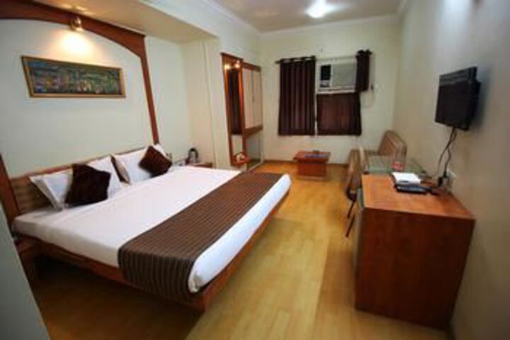 OYO Rooms Income Tax Ashram Road 2
