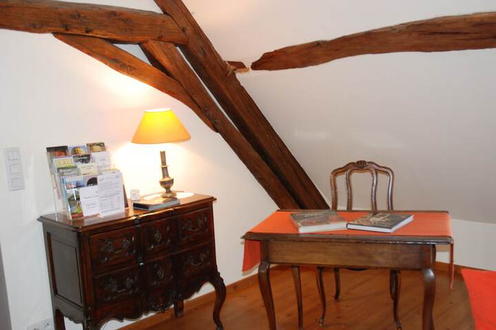 Room 4 of 27