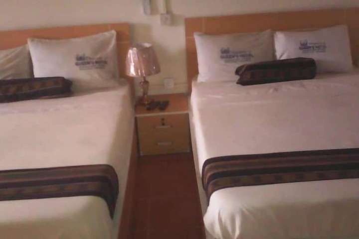 Room 2 of 6