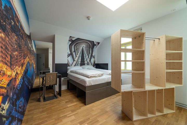 Room 45 of 111