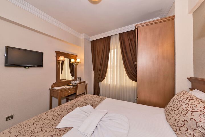 Room 9 of 52