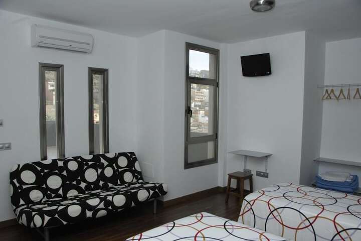 Room 15 of 34