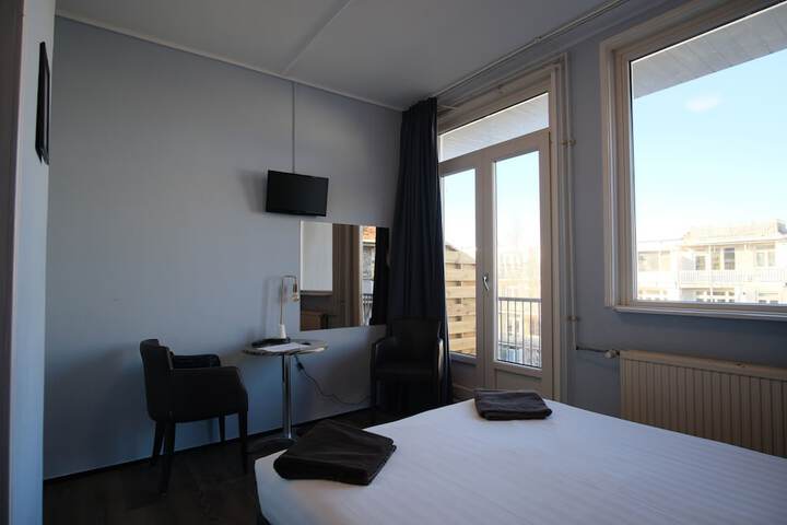 Room 20 of 82