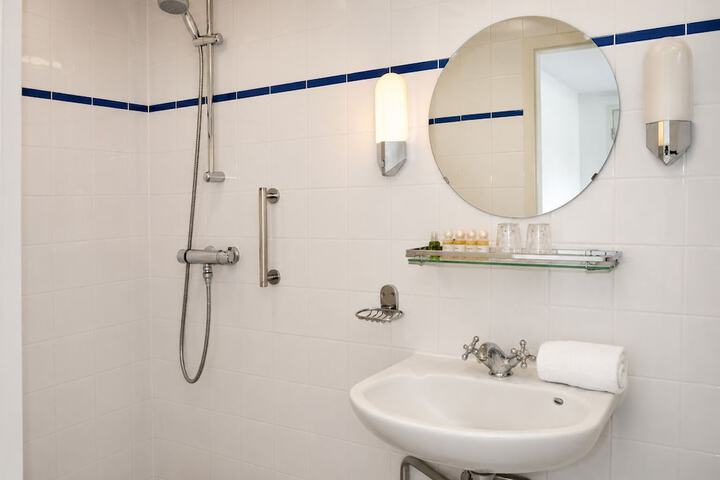 Clean Restrooms