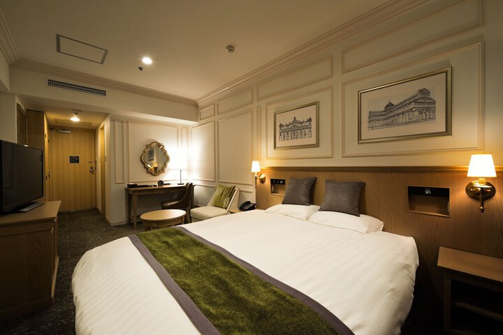 Room 6 of 27