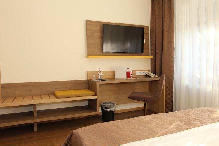 Room 13 of 48