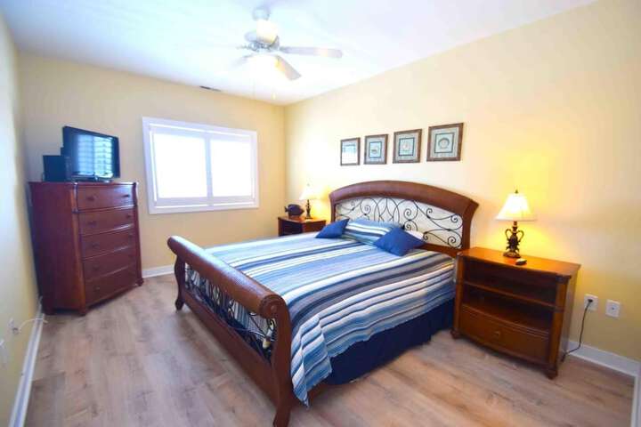 Room 6 of 18