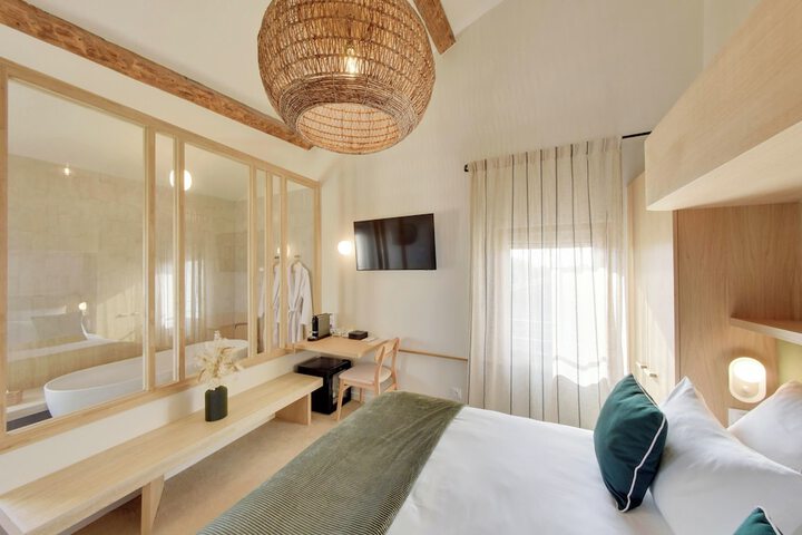 Room 6 of 39