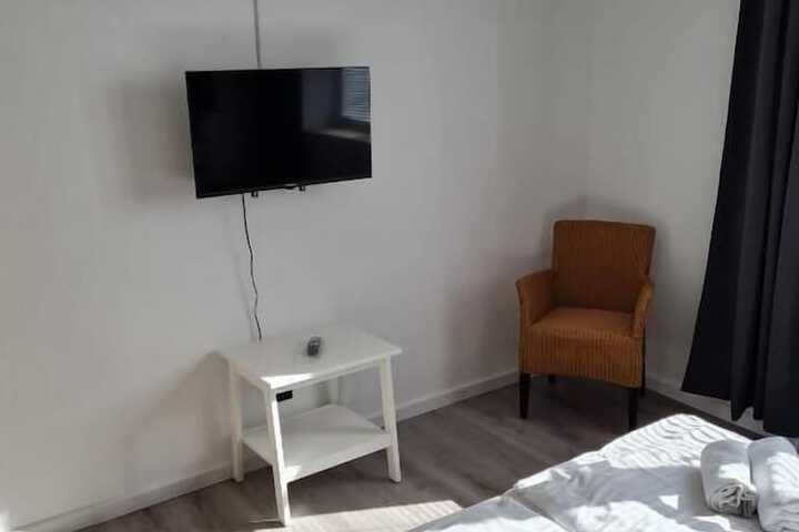 Room 19 of 37