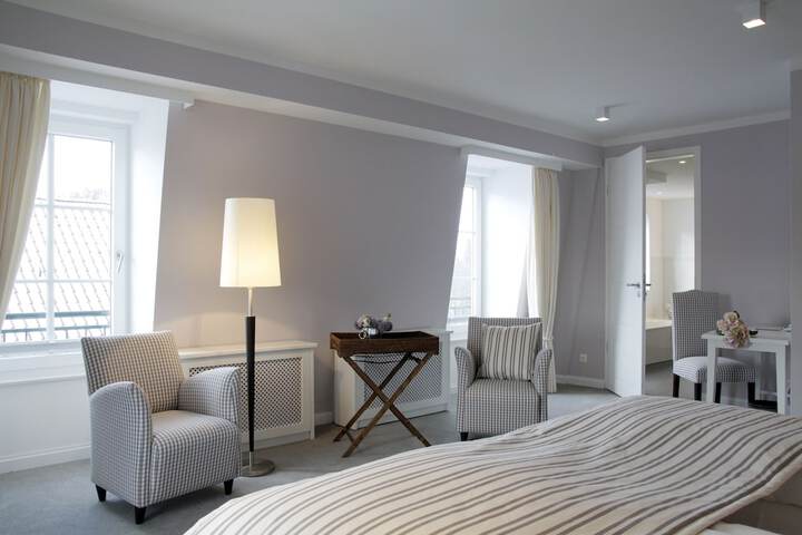 Room 8 of 49