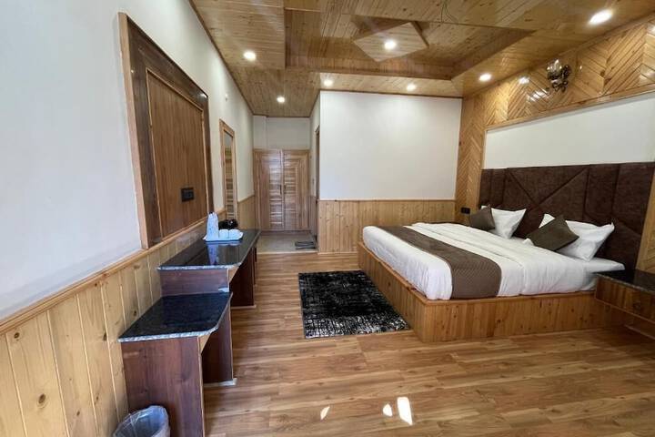 Room 3 of 18