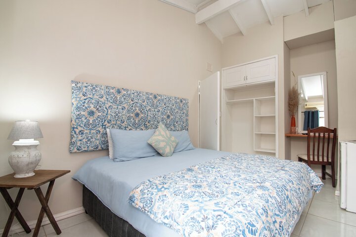 Room 10 of 98