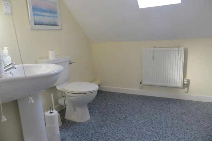 Room 6 of 6