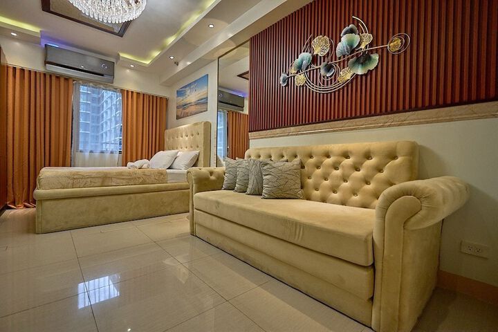 Room 9 of 25