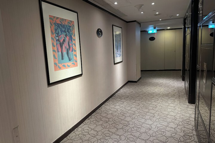 Room 37 of 67