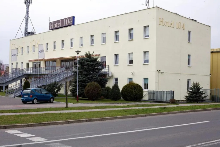 Hotel 104