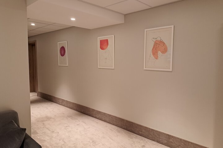 Room 14 of 93
