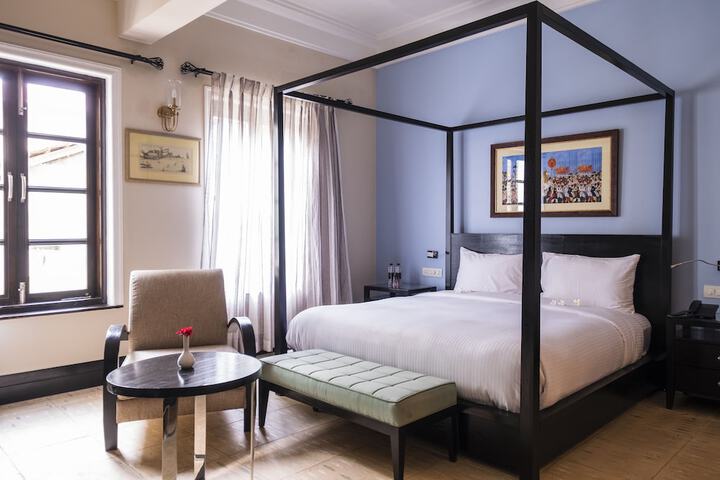 Room 4 of 60