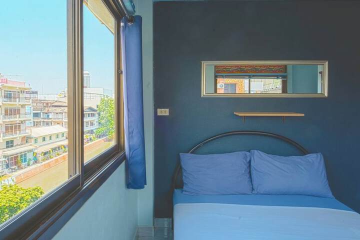 Room 11 of 50