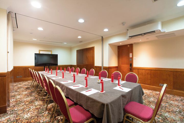 Business Center 135 of 146