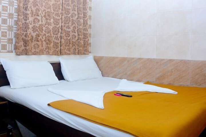 Room 4 of 7