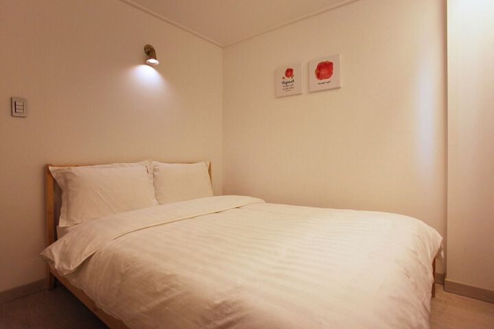 Room 73 of 198