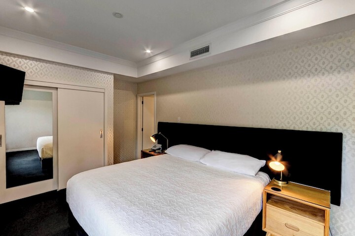 Room 3 of 70