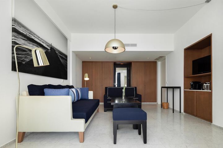 Room 58 of 182