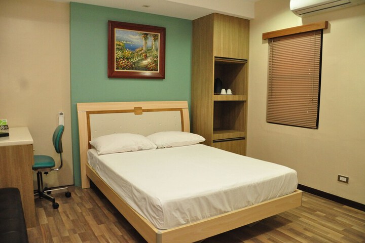 Room 5 of 43
