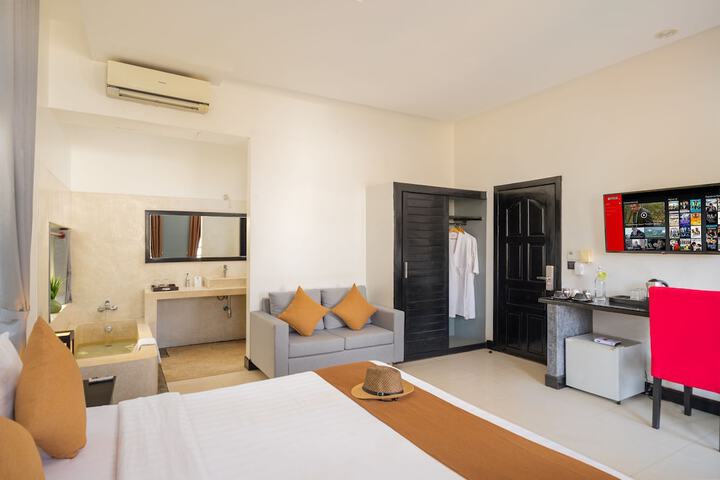 Room 4 of 63