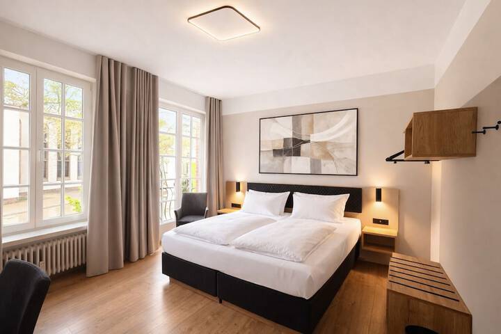 Room 9 of 25