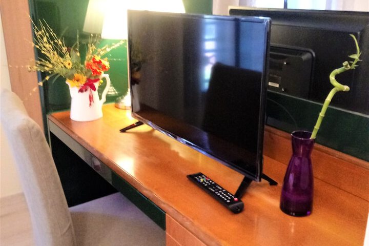 Room 13 of 26
