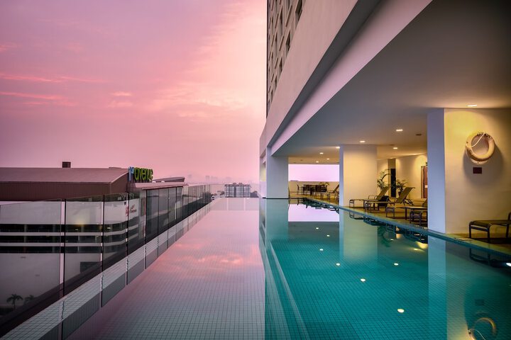Pool Hotel