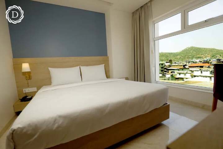 Room 3 of 6