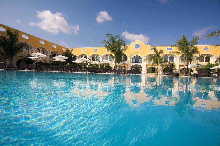 Pool 42 of 136