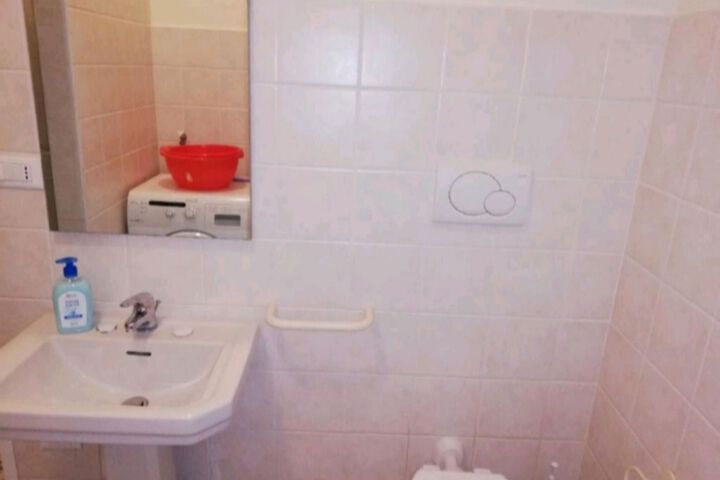 Room 3 of 38
