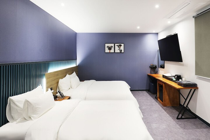 Room 7 of 50