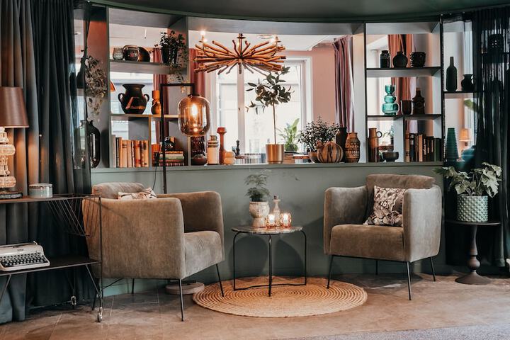 Guest Lobby