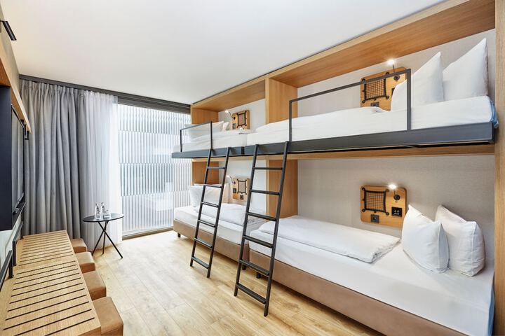 Room 5 of 25
