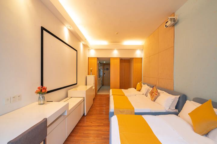 Room 6 of 36