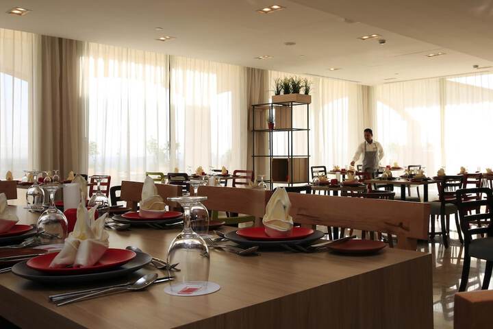 Dining 151 of 195