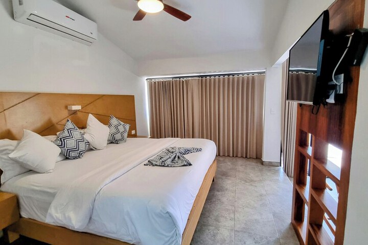 Room 16 of 108
